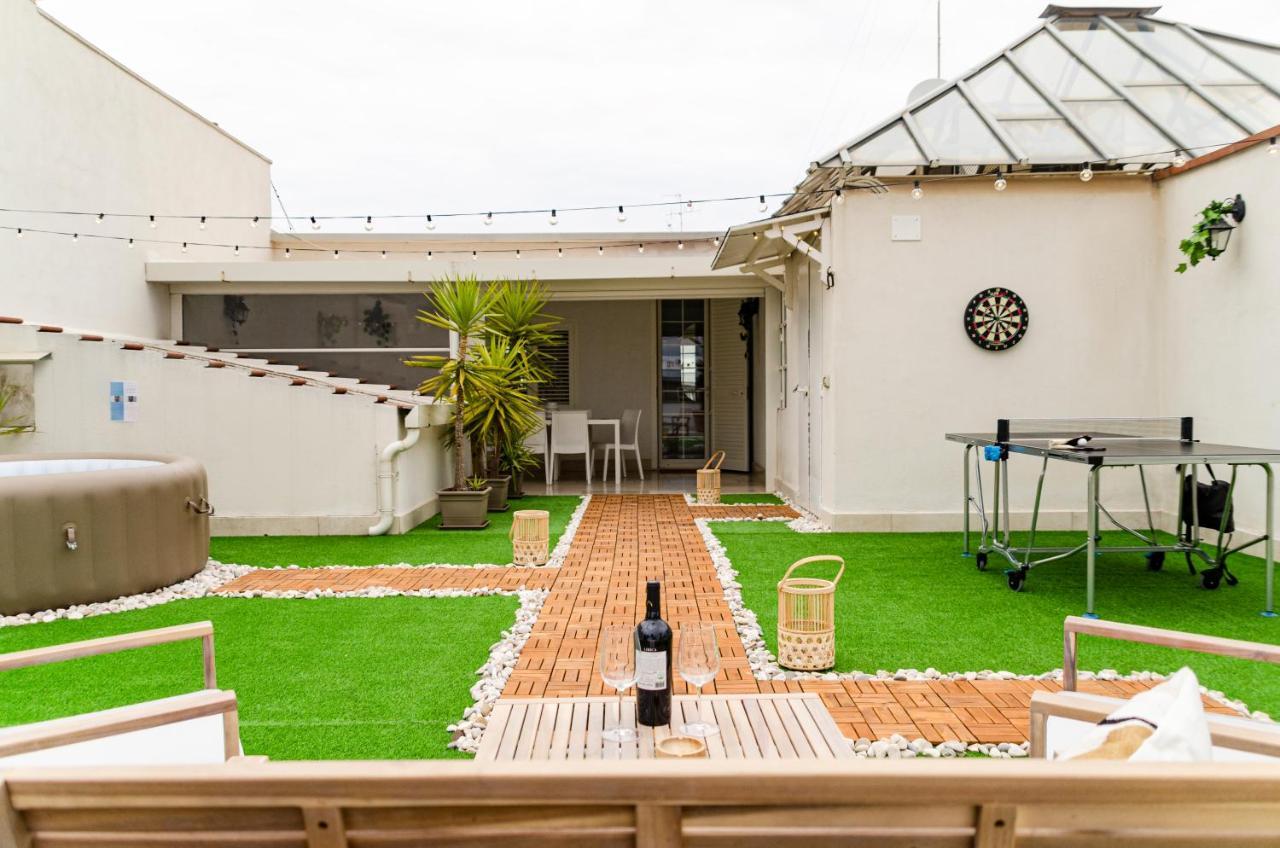 Апартаменты Apulialux Private 100Mq Rooftop Oasis W Jacuzzi Бари Экстерьер фото