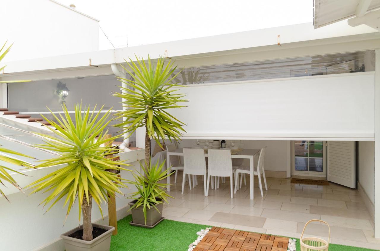Апартаменты Apulialux Private 100Mq Rooftop Oasis W Jacuzzi Бари Экстерьер фото